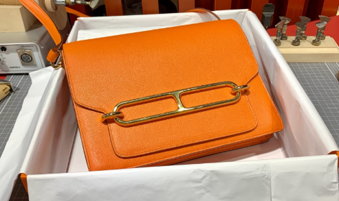 ​愛馬仕包包變形怎麽恢復（嘗試愛馬仕包包形狀恢復方法）